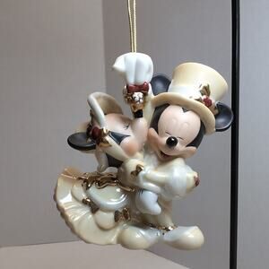 Disney Mickey & Minnie Mouse Under the Mistletoe Christmas Ornament Victorian